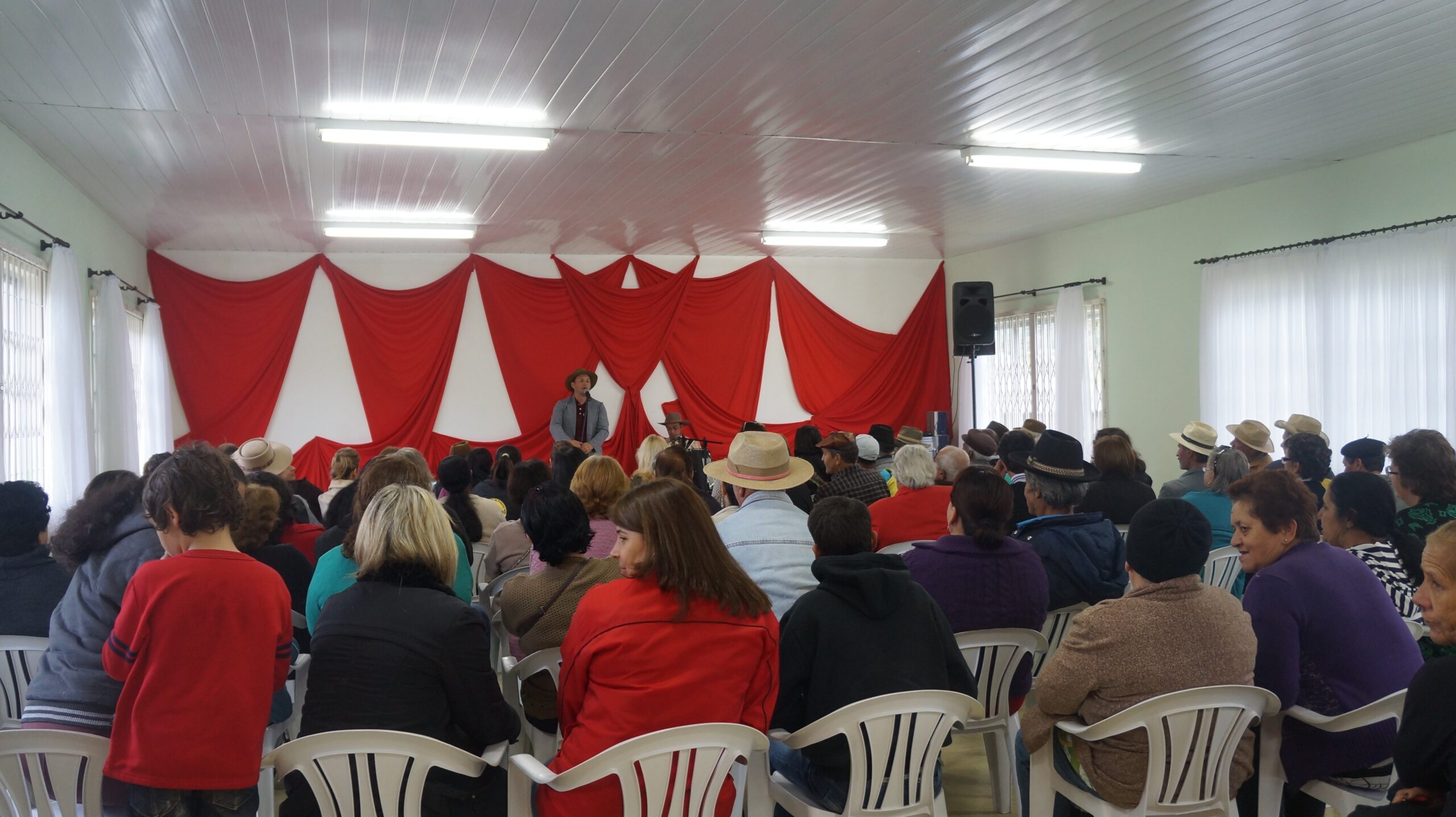 Apresentação Tio Ruja e Tchô Graxa